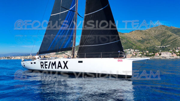 REMAX ONE - ITA65001 (077)